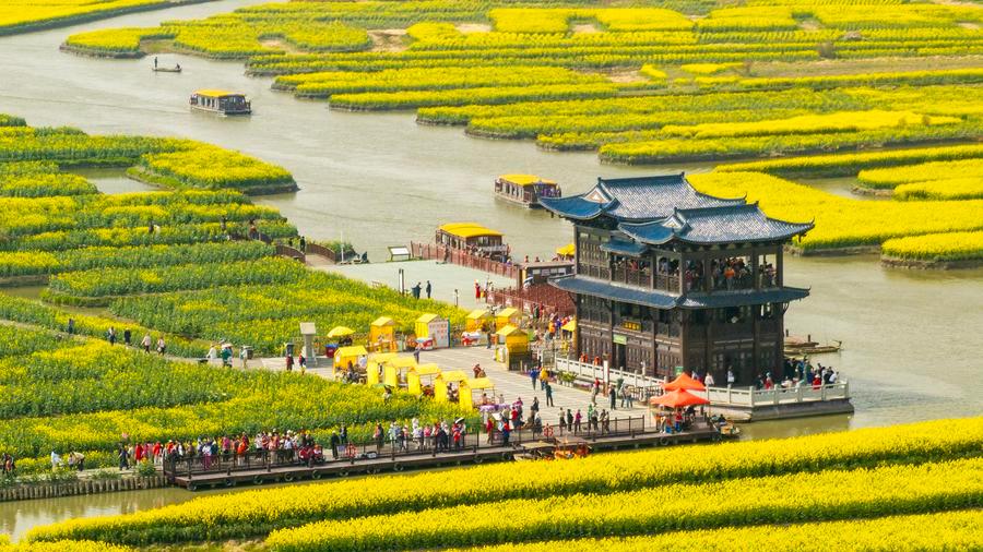 Spring tourism reflects the economy vitality across China