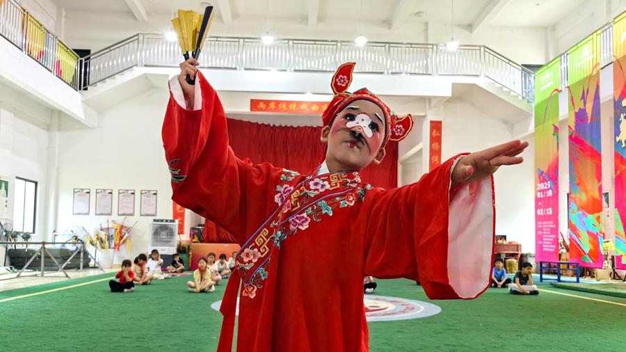 Gaojia Opera breathes new life into rural Fujian village