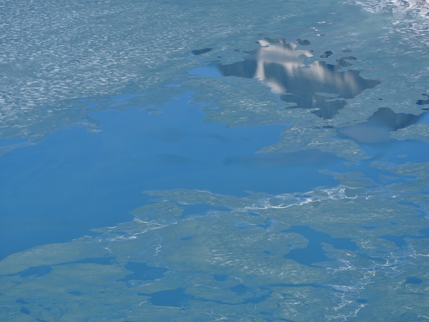 Tianchi Lake in NE China melts back to life