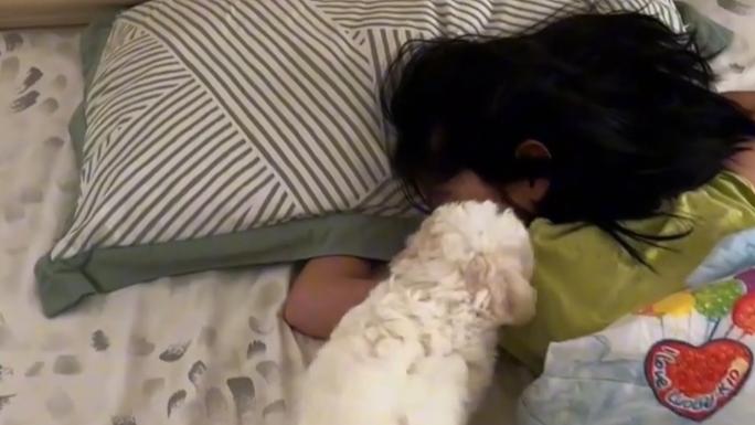 Mom's secret gift stuns daughter