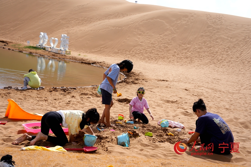 Zhongwei in NW China's Ningxia enhances desert tourism experiences