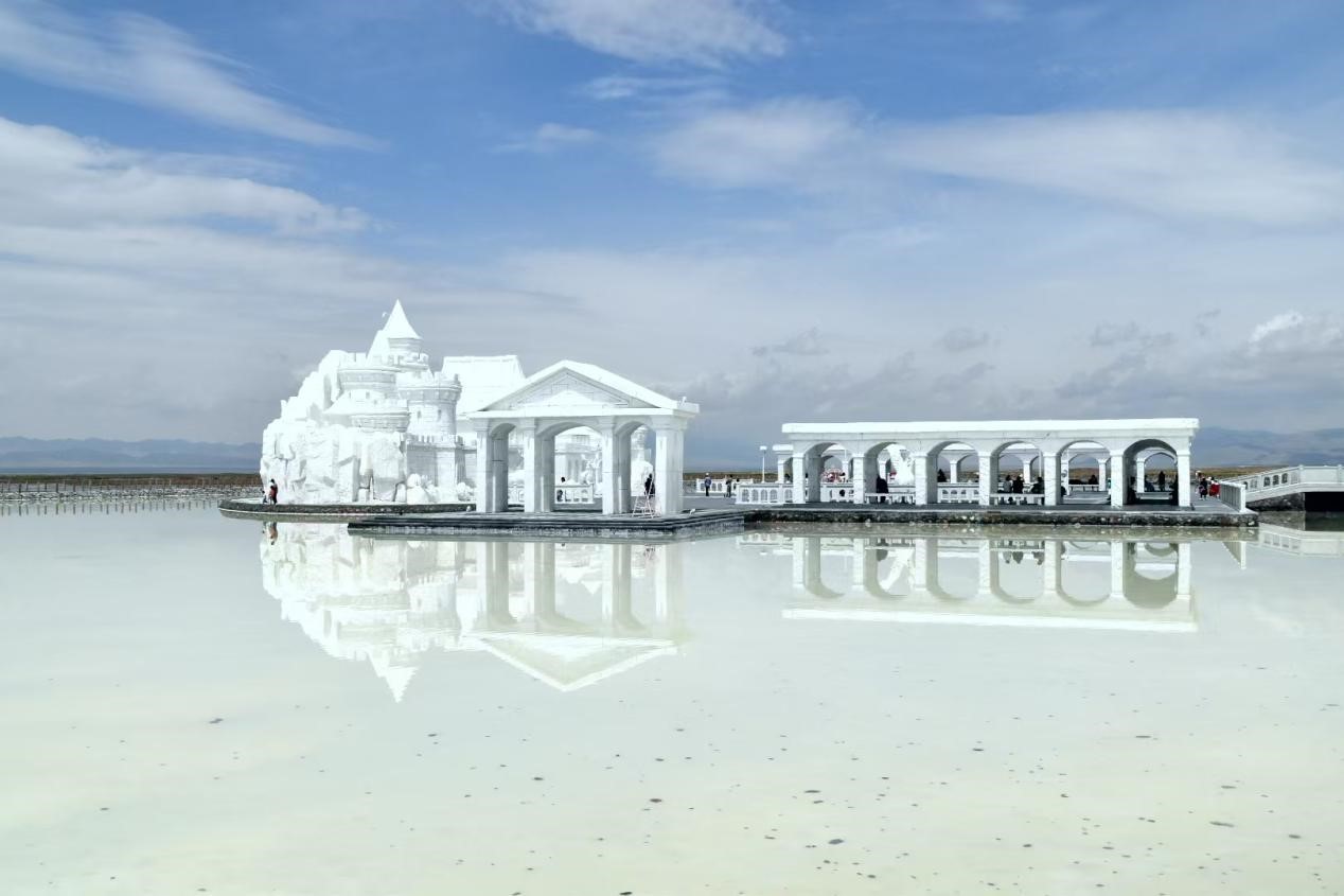 China's stunning 'mirror of the sky' becomes tourist magnet