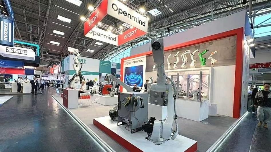 On a factory floor in E China, wider story of Chinese smart manufacturing unfolds