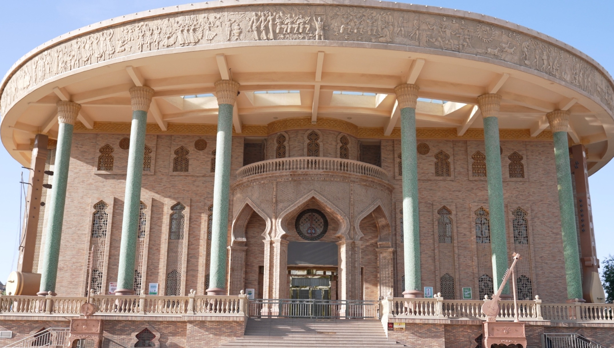 Hami Citywalk: Experience a day the local way in Xinjiang's 'miniature world'