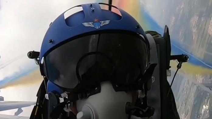 Exclusive Chinese fighter jet cockpit thrills
