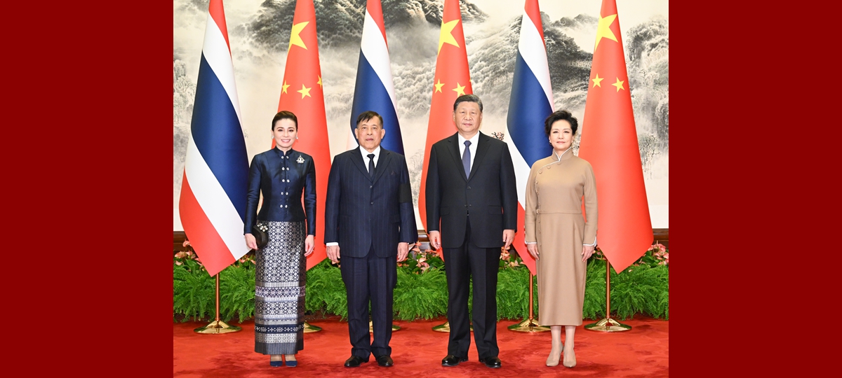 Xi calls for advancing community with shared future when meeting Thailand's king