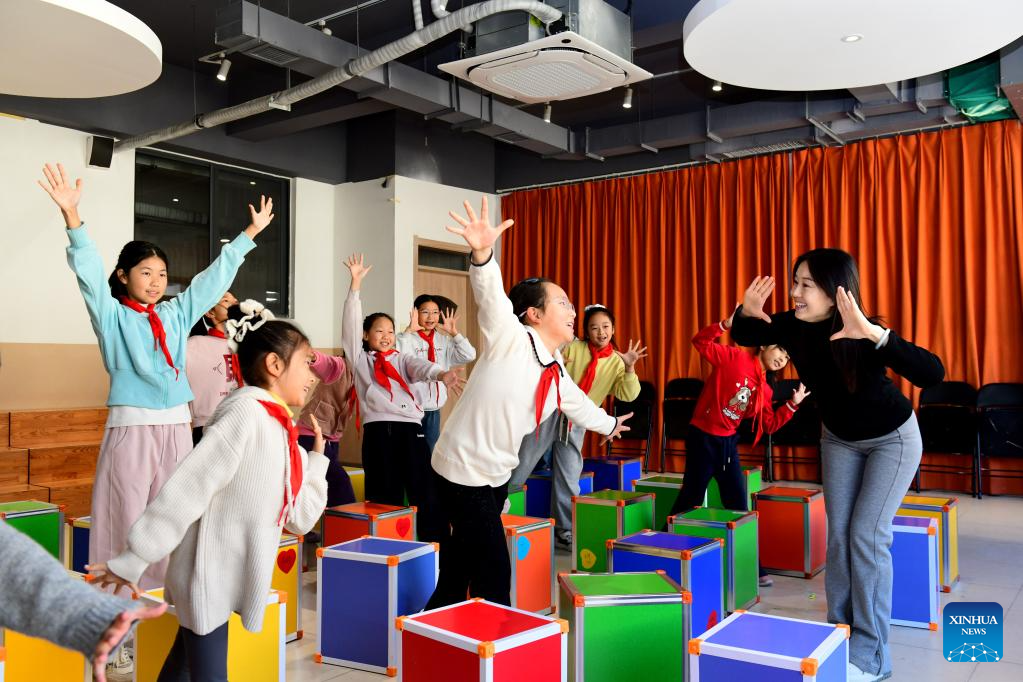 Schools in China's Jinan enhance aesthetic education with art programs