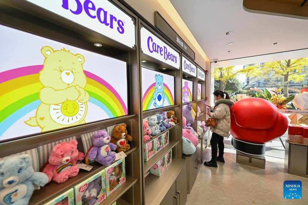 1st downtown duty-free shop in China's northwest region opens in Xi'an